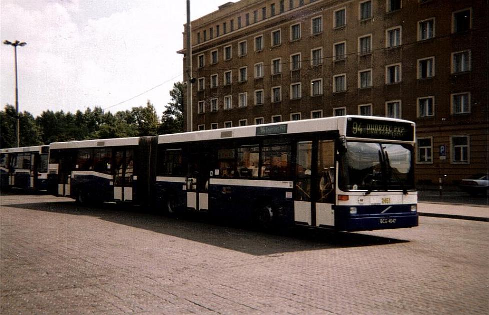 Volvo B10LA / Carrus #2451