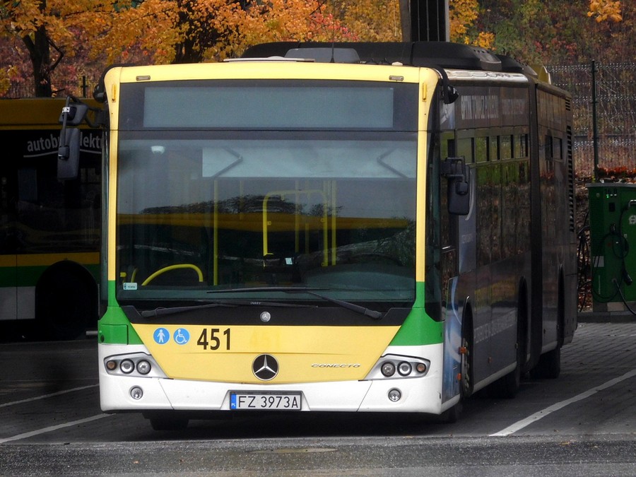 Mercedes-Benz Conecto LF G #451